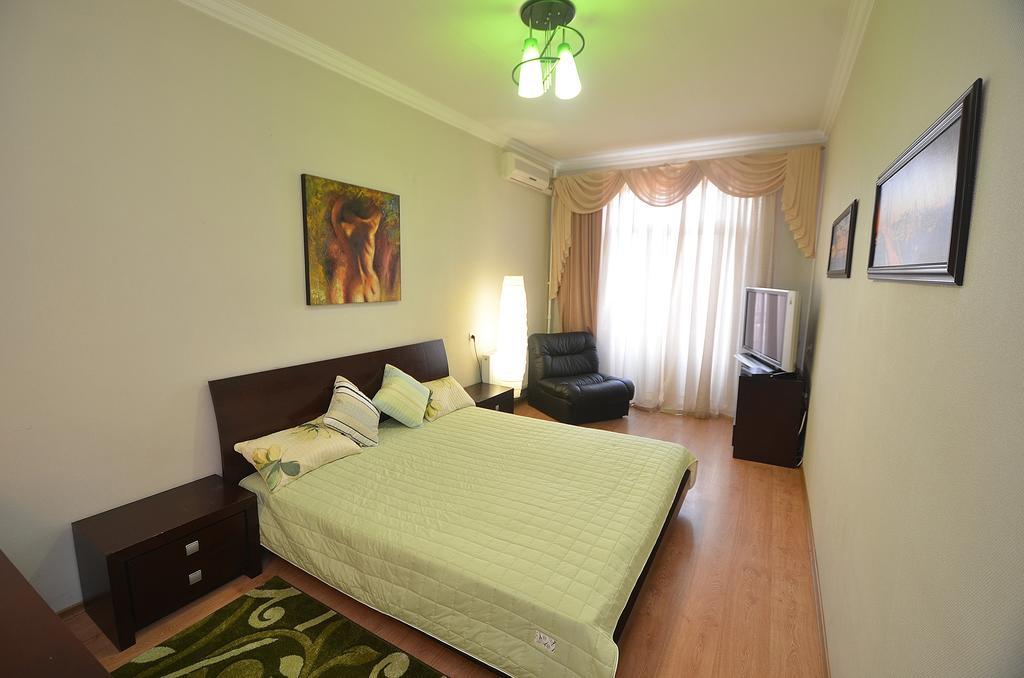 Apartments In The City Center On Sobornaya Street Nikolayev Ruang foto