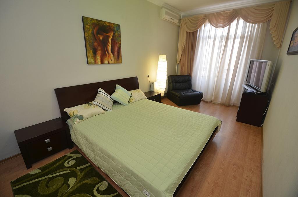 Apartments In The City Center On Sobornaya Street Nikolayev Ruang foto